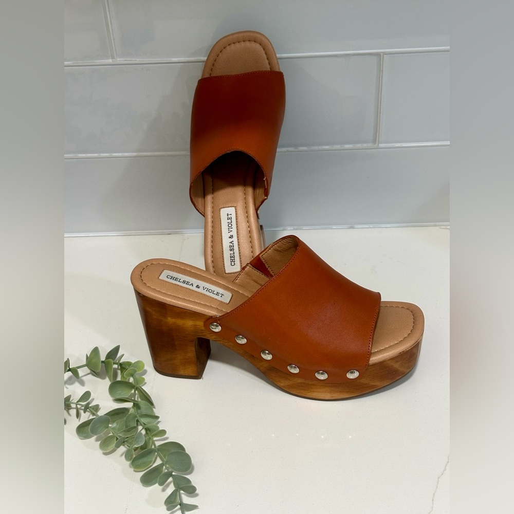 New Chelsea & Violet Women's Brown Leather Studded Platform Wooden Clog Sz 8.5
